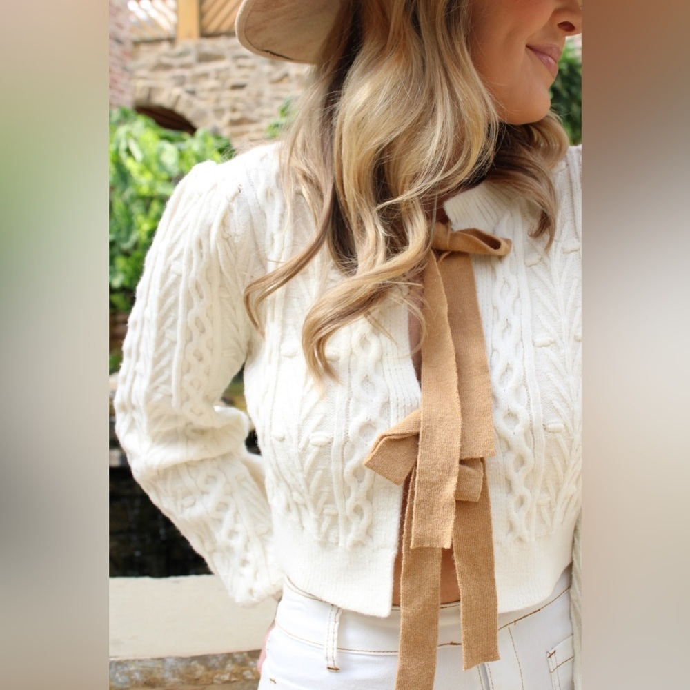 Storia Cream Cable Knit Bow Tie Crop Cream Sweater Size S $98